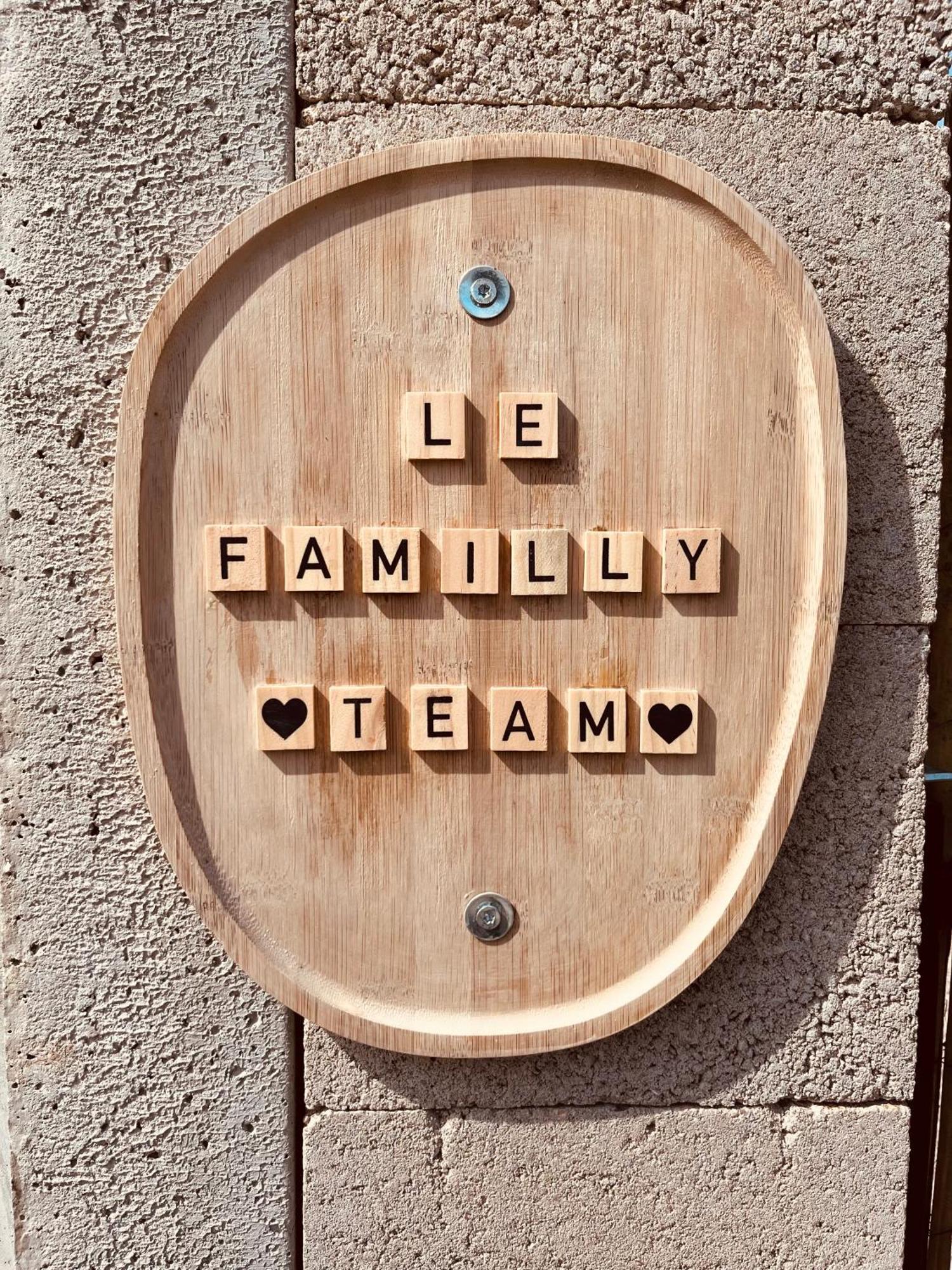 Готель Le Familly Team Ardres Екстер'єр фото